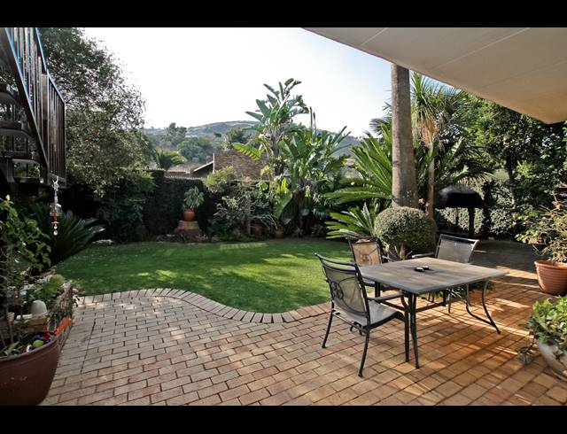 5 BEDROOM TOWNHOUSE FOR SALE IN BRUMA